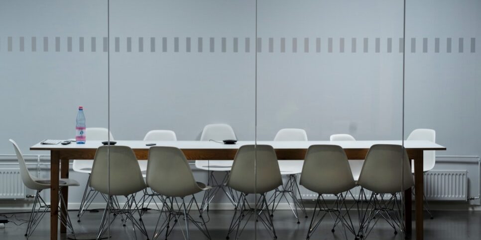 avocat dreptul muncii desfiintare posturi somaj